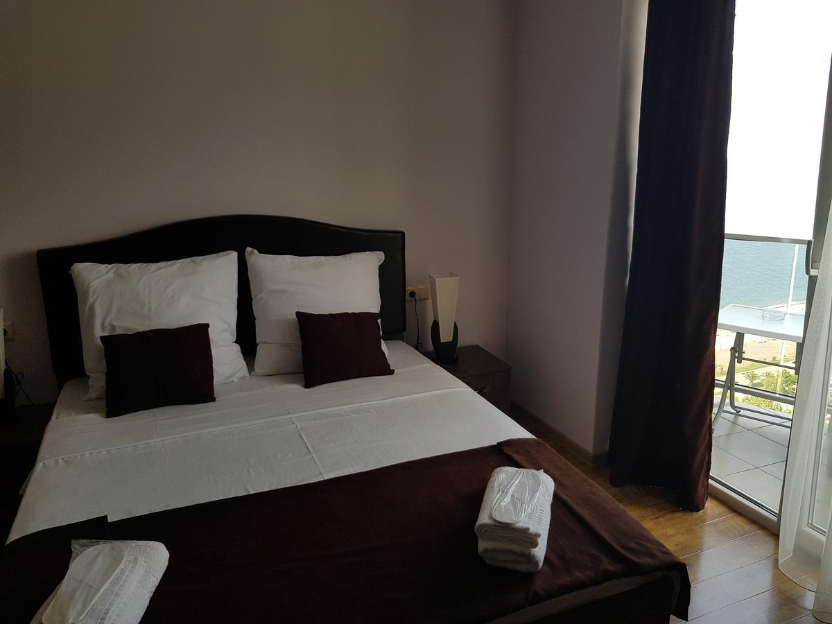 Viva Blue Batumi Aparthotel Luaran gambar
